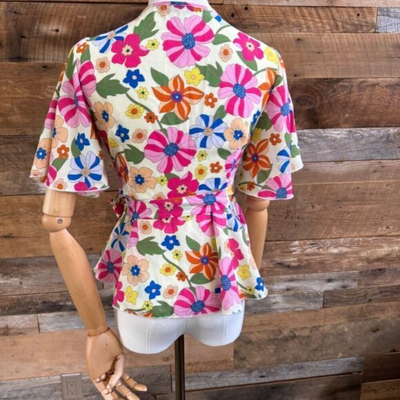 Fashion Nova wrap peplum style top - Picture 4 of 16